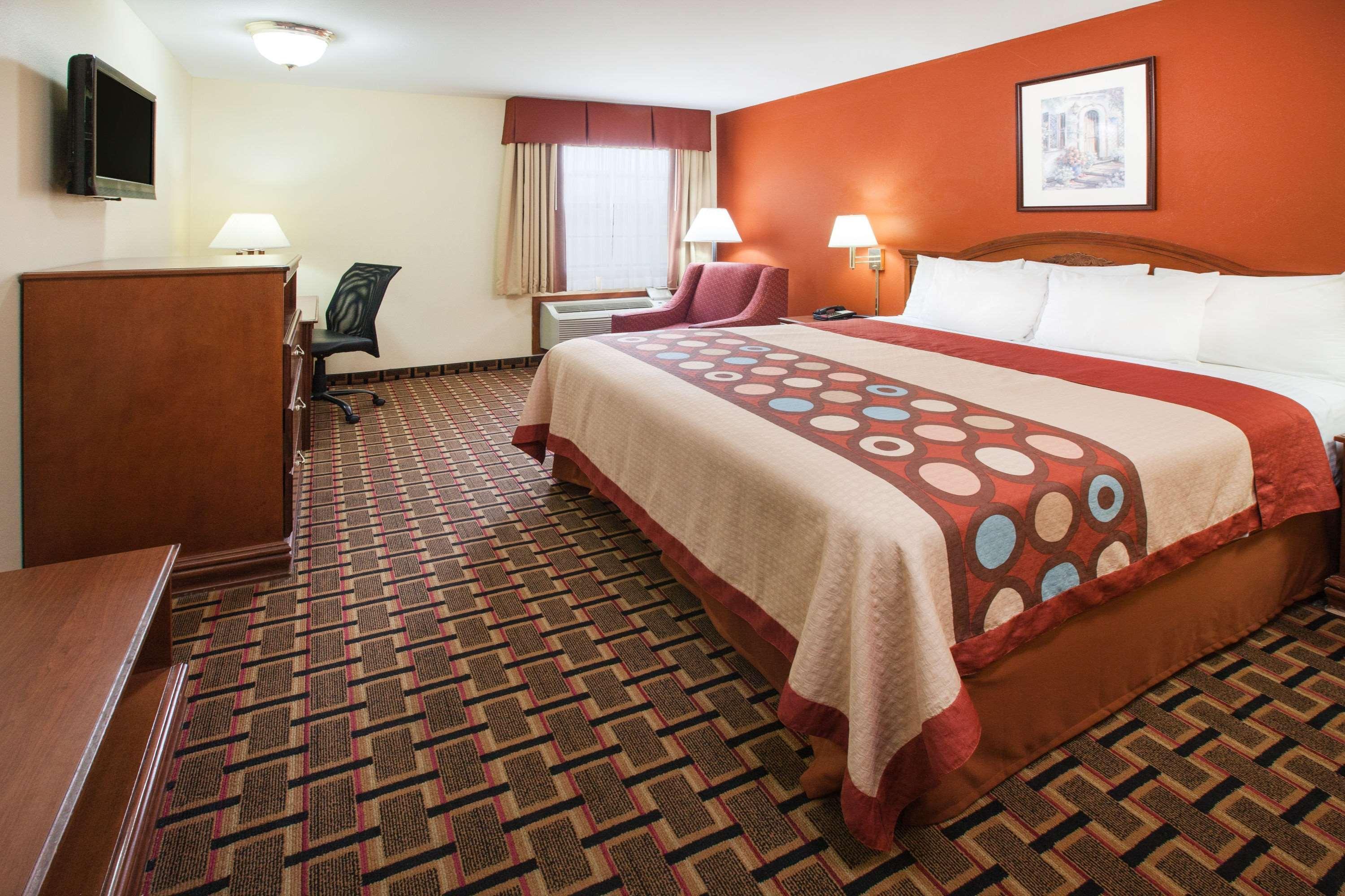 Super 8 By Wyndham White Hall Zewnętrze zdjęcie