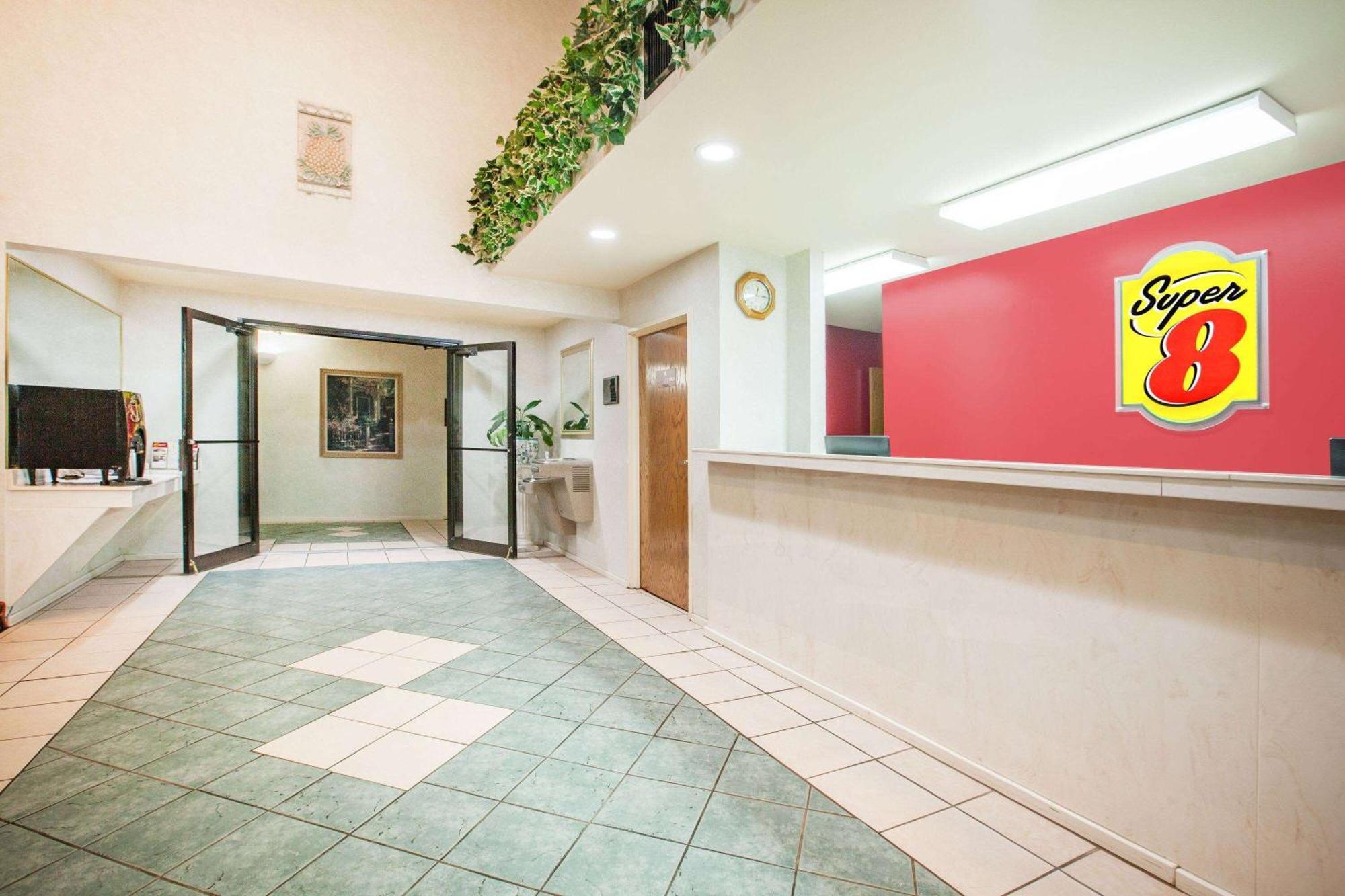 Super 8 By Wyndham White Hall Zewnętrze zdjęcie